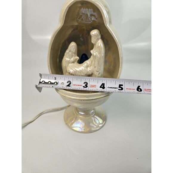 Nativity Scene Irredescent Ceramic Christmas Light Works! - Picture 9 of 10